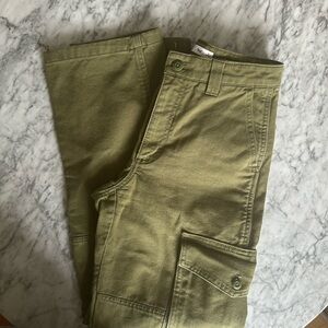 Aritzia (TNA) Cargo Pant Army Green - Size 2